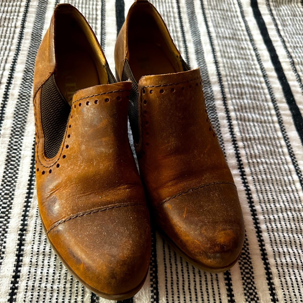 Korks leather shoes